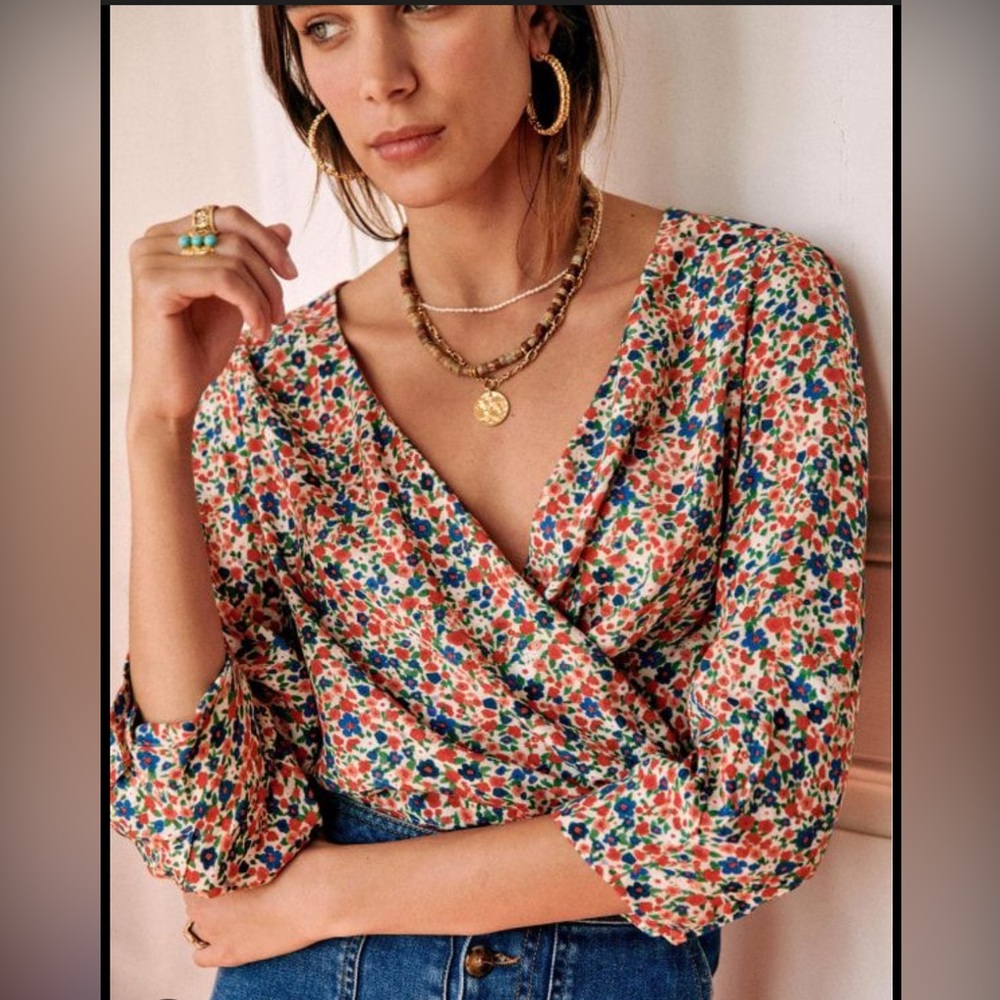 NWT sezane Ginna blouse in multifloral print in size 34